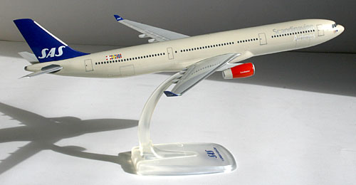 Airplane Models: SAS - Airbus A330-300 - 1/200