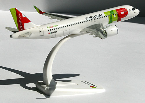 Herpa Snap-Fit TAP Portugal - Airbus A320neo - 1/200 - Airplane Models